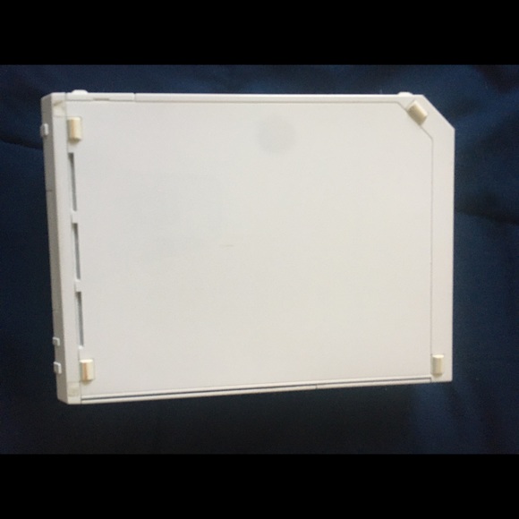 ➡️🎮NINTENDO WII CONSOLE‼️ and all the accessories to start playing. - Picture 3 of 17